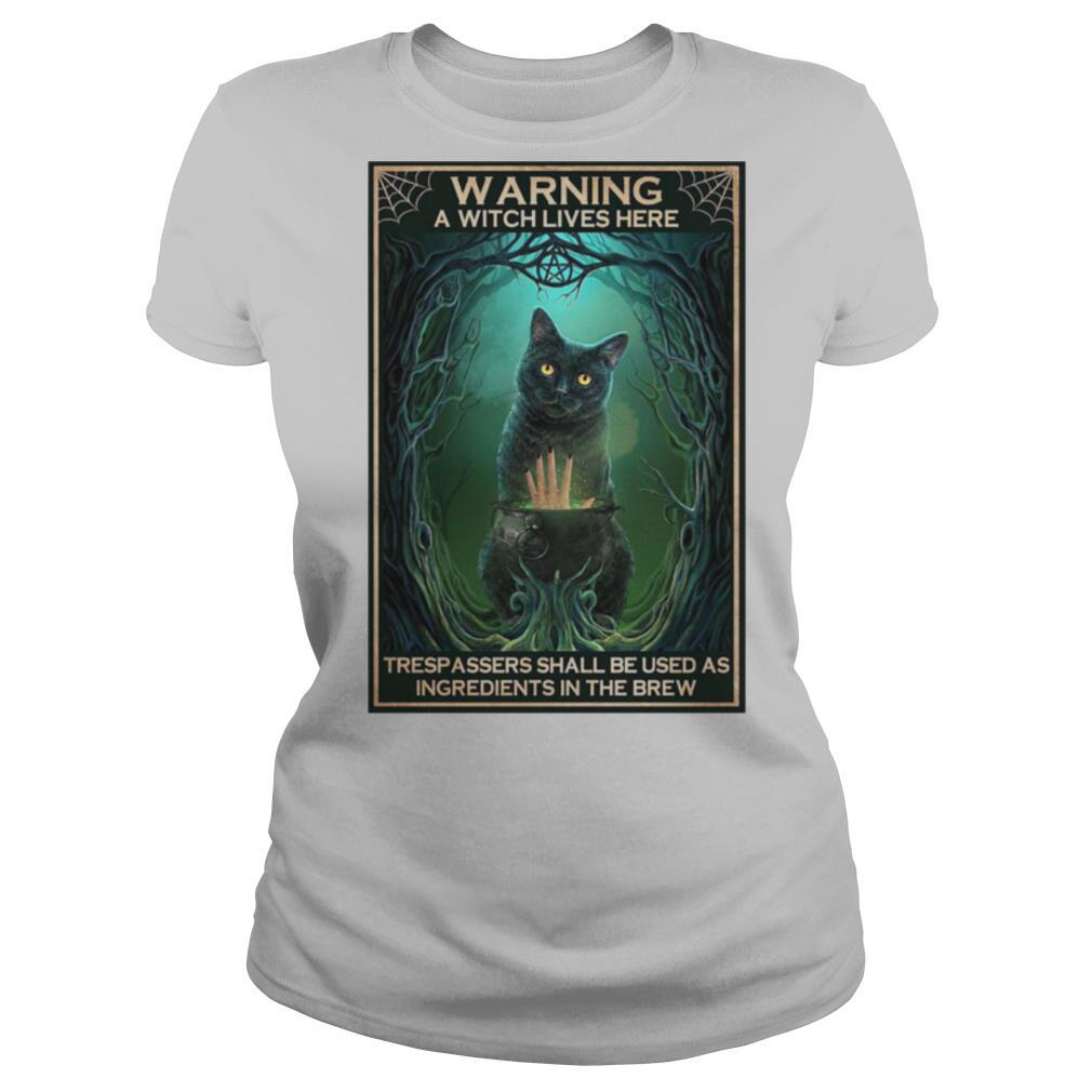 Black Cat warning a witch lives here Halloween shirt